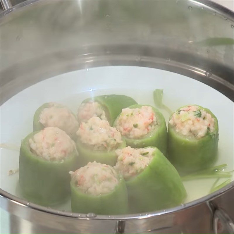 Step 4 Steaming the dish Stuffed Gourd with Shrimp