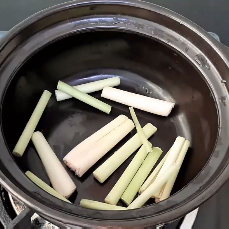 Step 2 Steam razor clams with lemongrass