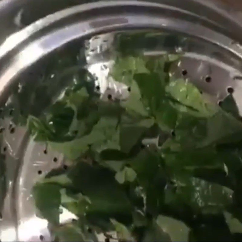 Step 3 Steam the squid Steamed Squid with Betel Leaves