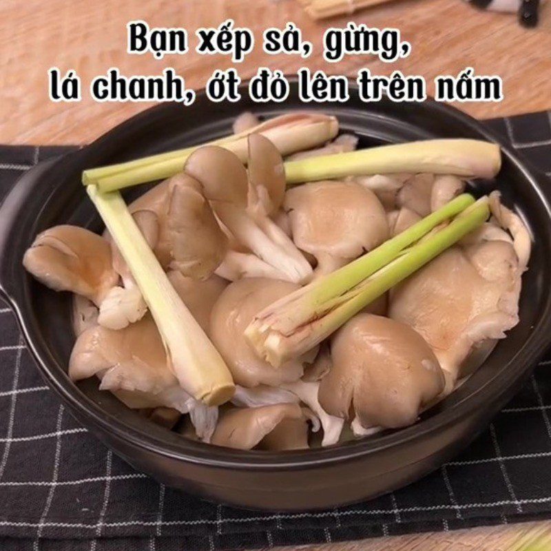 Step 3 Steam the mushrooms Steamed oyster mushrooms with lemongrass and lime leaves served with dipping sauce