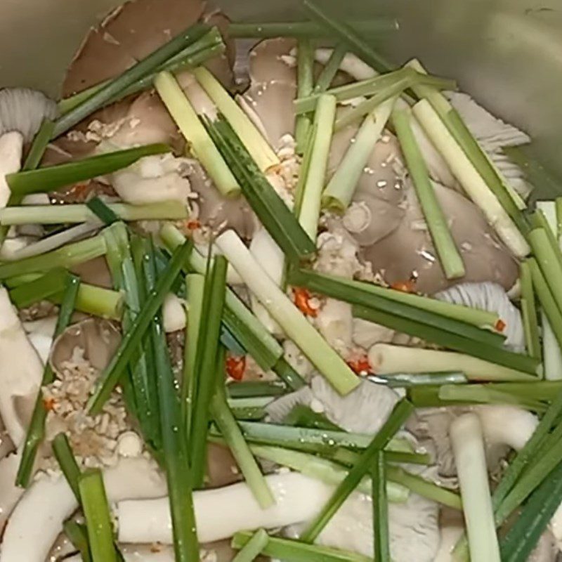 Step 4 Steamed mushrooms Simple steamed oyster mushrooms with lemongrass