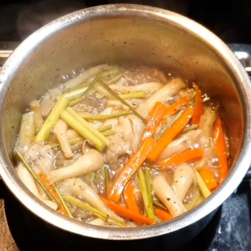 Step 4 Steamed mushrooms Steamed oyster mushrooms with lemongrass and ginger