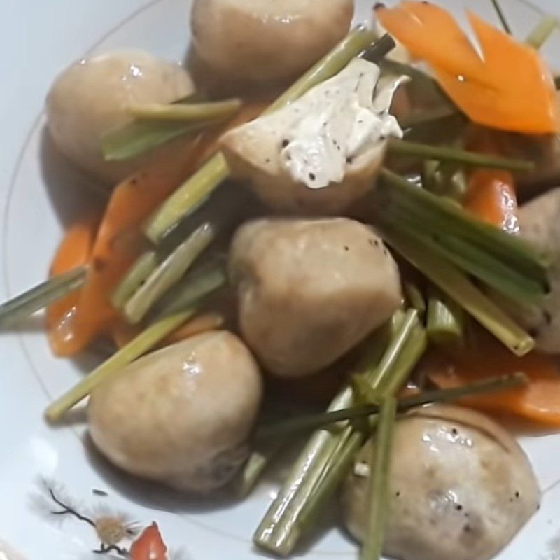 Step 3 Steamed Lemongrass Straw Mushrooms with Tofu