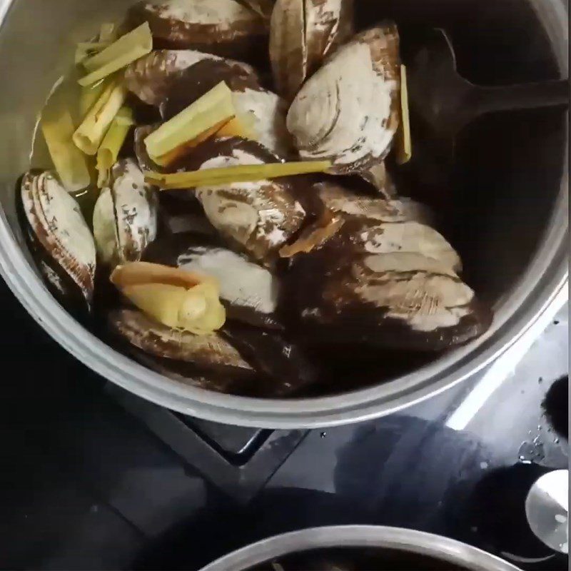 Step 3 Steamed Razor Clams Steamed Razor Clams with Lemongrass