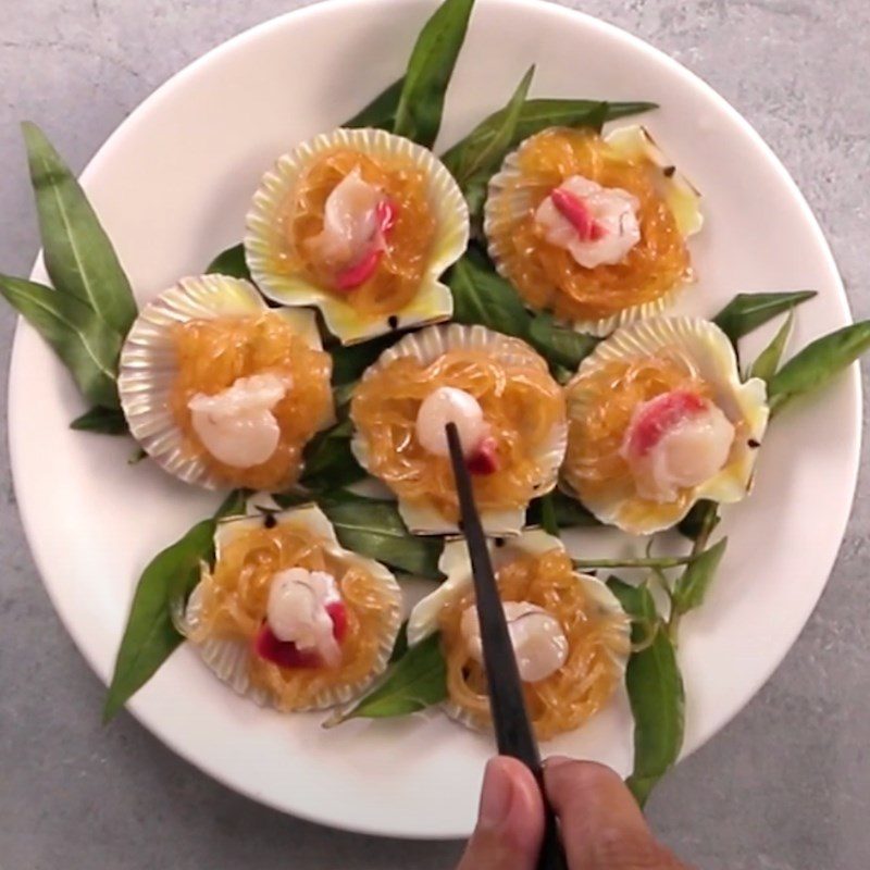 Step 5 Steamed scallops Steamed scallops with vermicelli