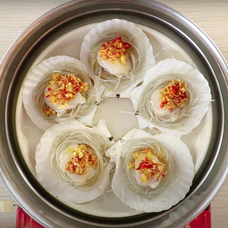 Step 4 Steaming scallops with vermicelli