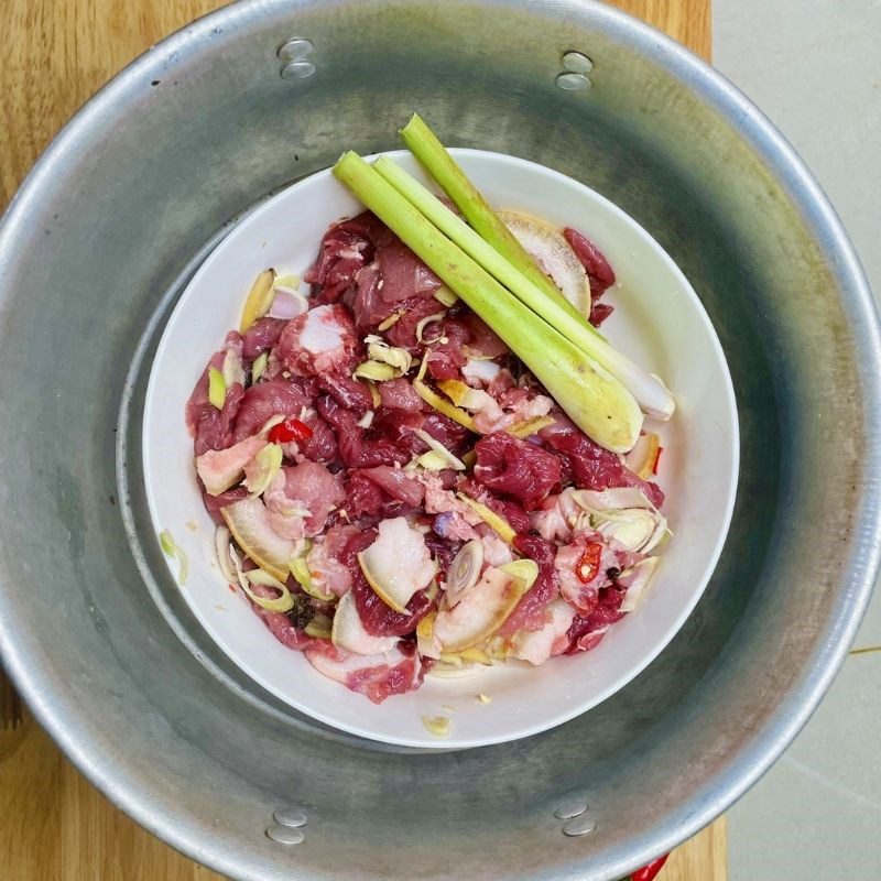 Step 3 Steam the deer meat Steamed deer meat with lemongrass