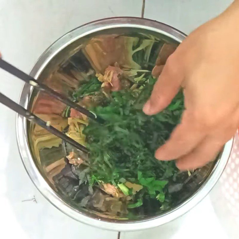 Step 4 Steaming deer meat Steamed deer meat with perilla leaves