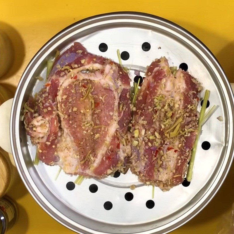 Step 3 Steamed Meat Steamed Pork with Lemongrass