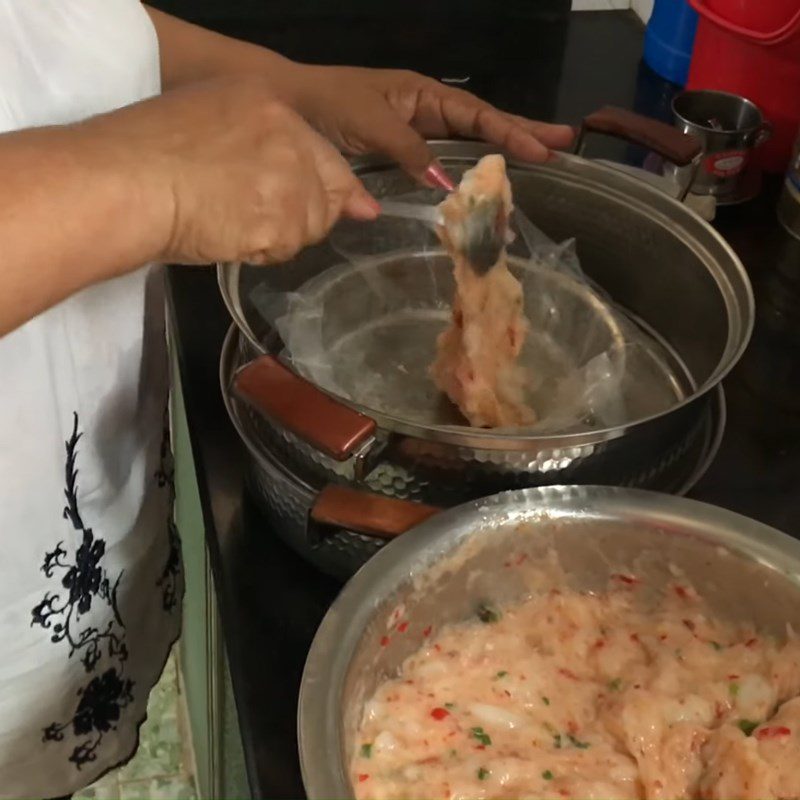 Step 3 Steamed squid egg cake