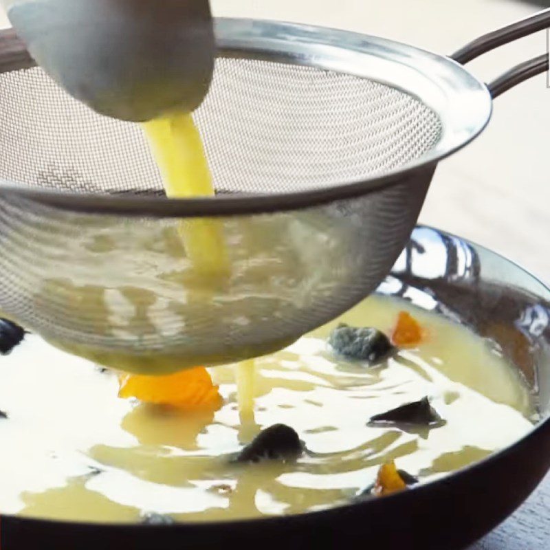 Step 3 Steamed Eggs with Meat Ground meat steamed eggs