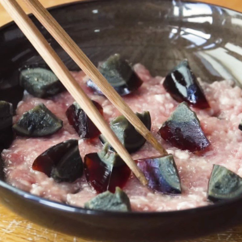 Step 3 Steamed Eggs with Meat Ground meat steamed eggs