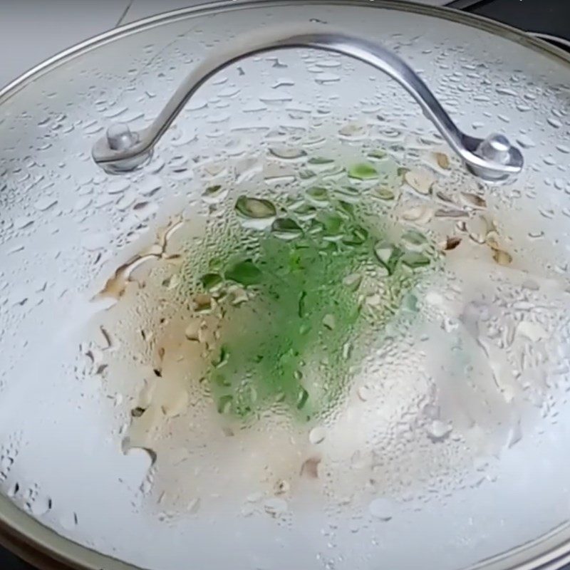 Step 4 Steaming the chicken breast Soy sauce steamed chicken breast
