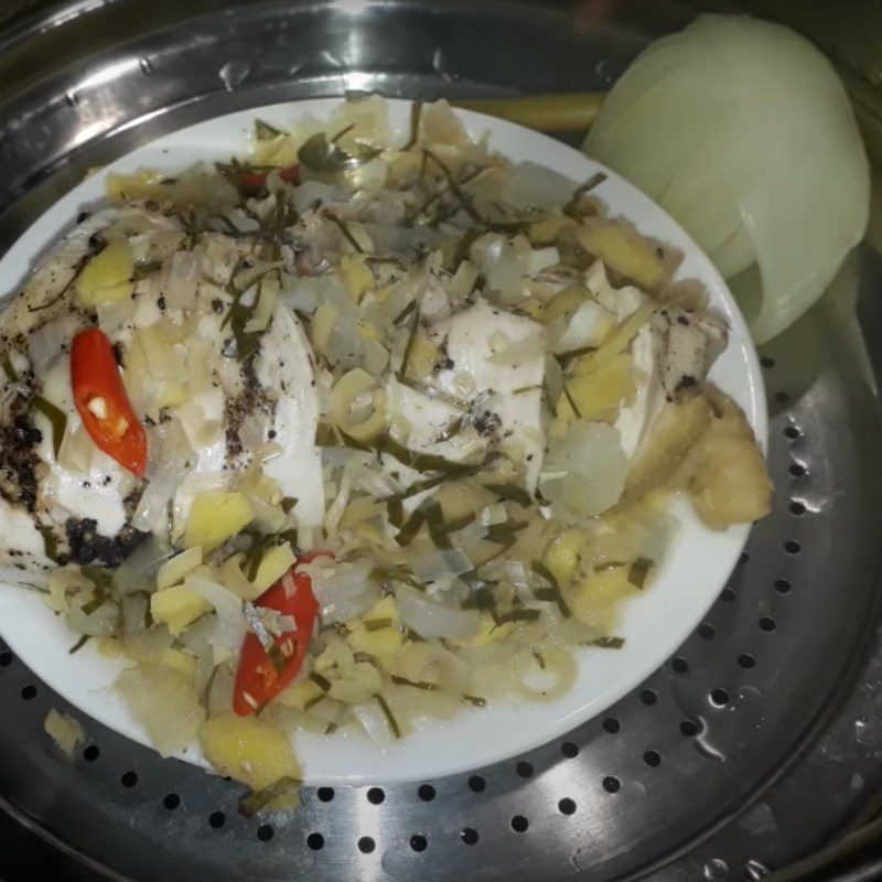 Step 3 Steam the chicken breast Steamed chicken breast with lime leaves