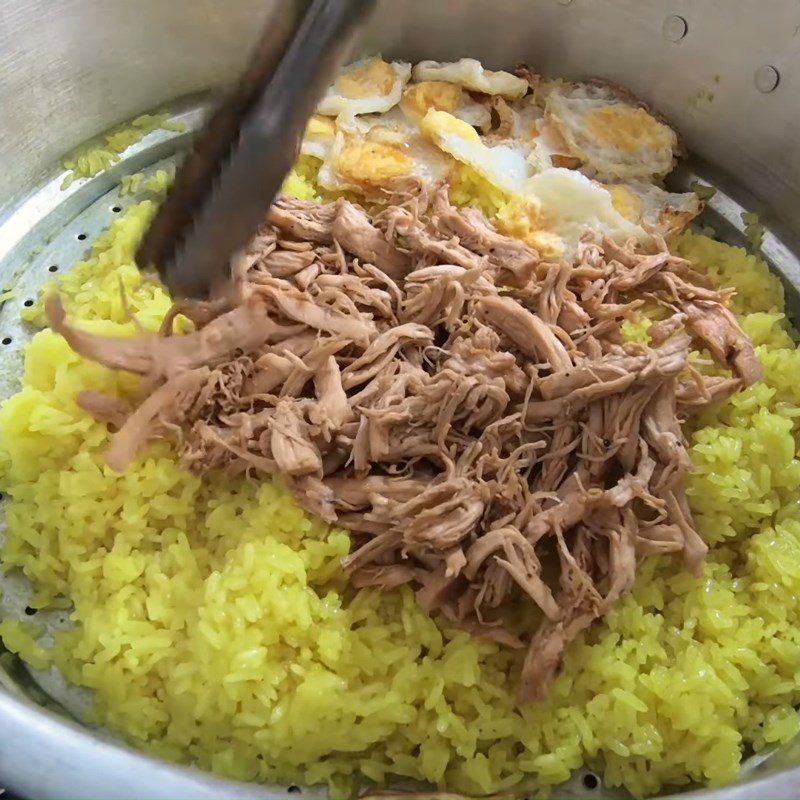 Step 5 Steamed Sticky Rice Shredded Chicken with Coconut Milk