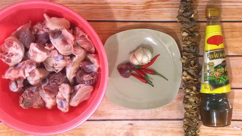 Ingredients for the dish of braised pork hock with shiitake mushrooms