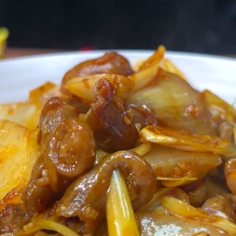 Step 3 Completion of Spicy Stir-Fried Basa Fish Stomach