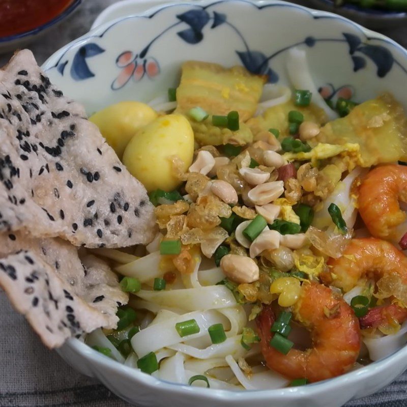 Step 8 Completion Quang noodles with shrimp and meat