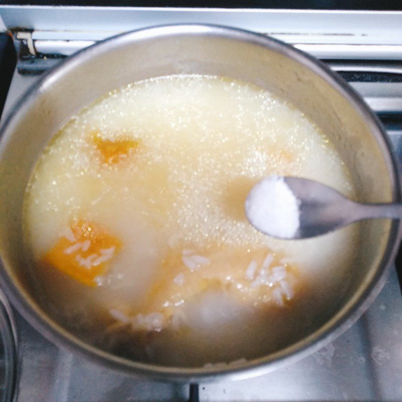 Step 3 Completion of Chicken and Pumpkin Porridge