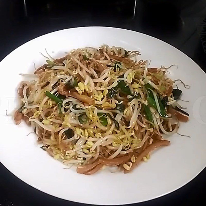 Step 6 Complete Dried squid stir-fried with bean sprouts