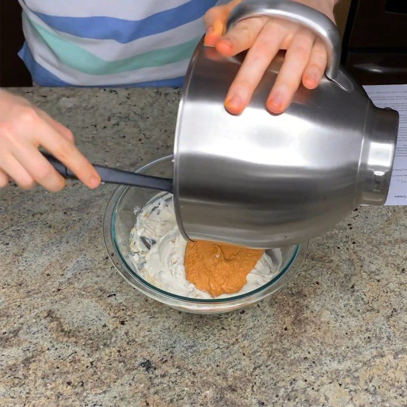 Step 5 Completion Thai milk tea cream with peanuts