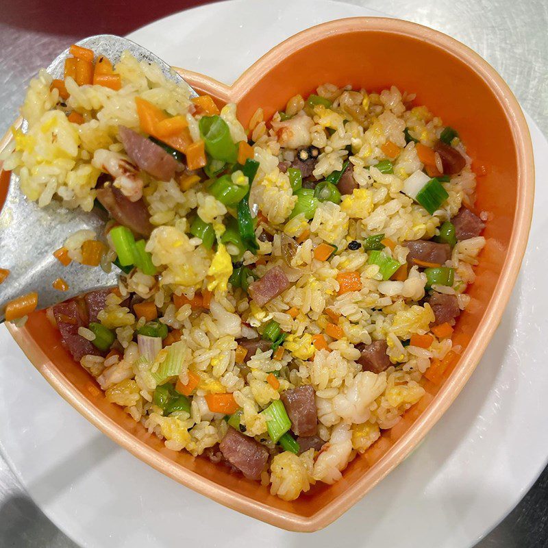 Step 4 Completion Fried rice with ducks (Recipe shared by users)