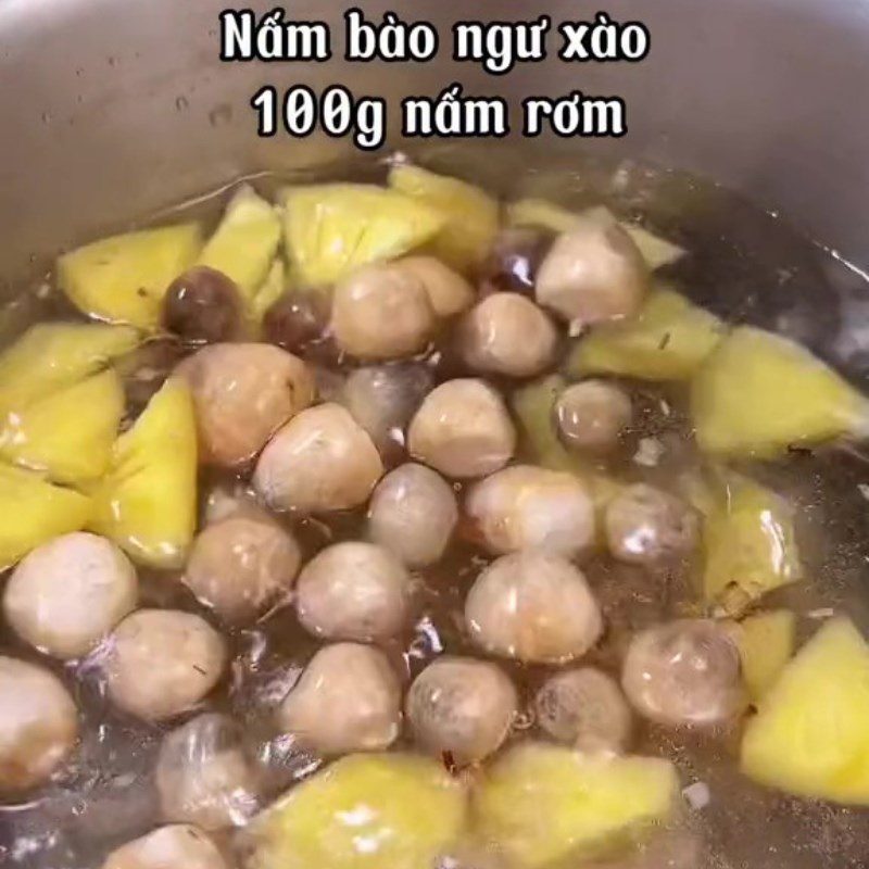 Step 3 Cooking soup Sour soup with wild sunflower (Recipe shared from Tiktok Vegetarian Kitchen XANH)