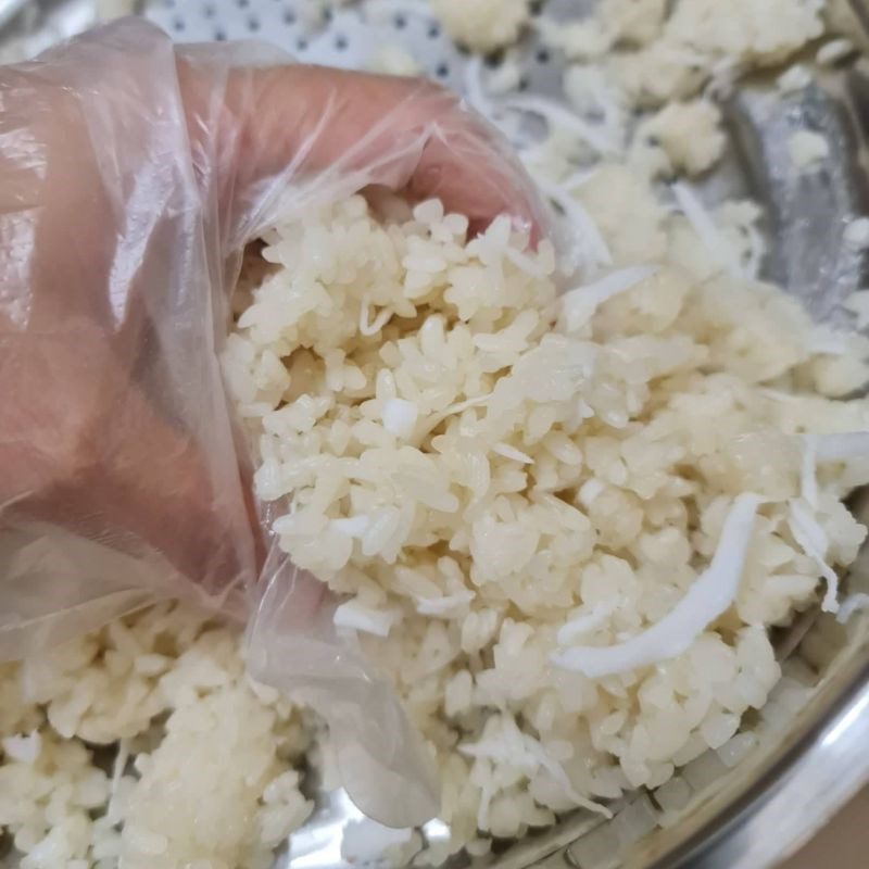 Step 4 Completion Sticky rice with coconut and lotus seeds (Recipe shared by a user)