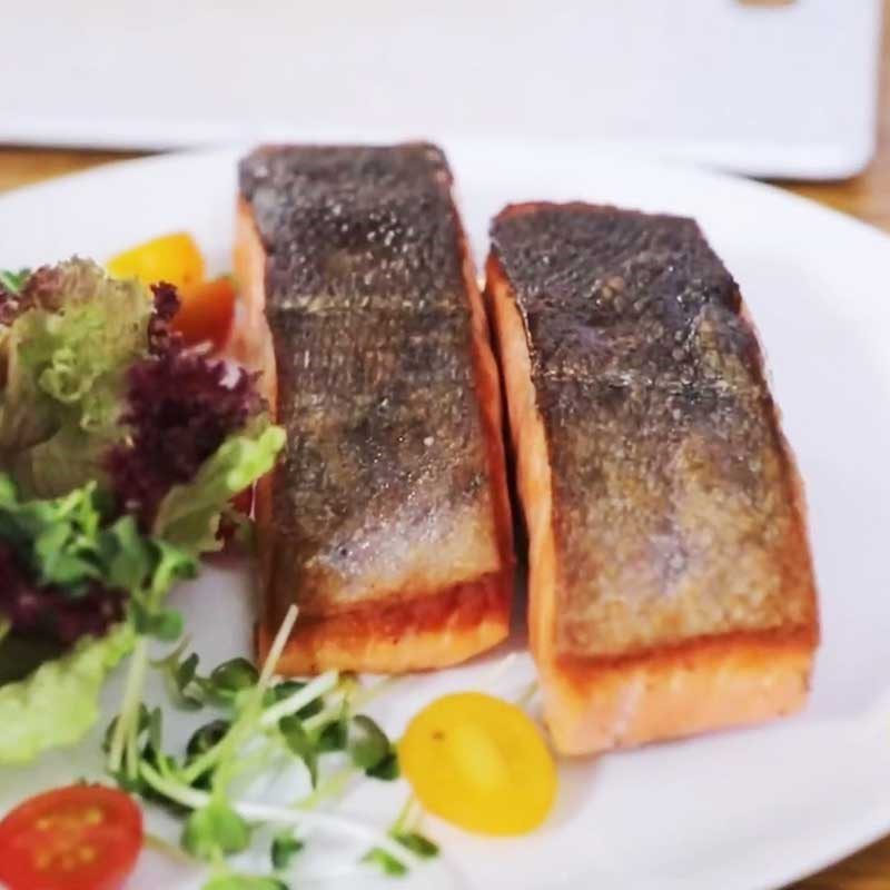 Step 5 Completion Salmon seared with tamarind sauce