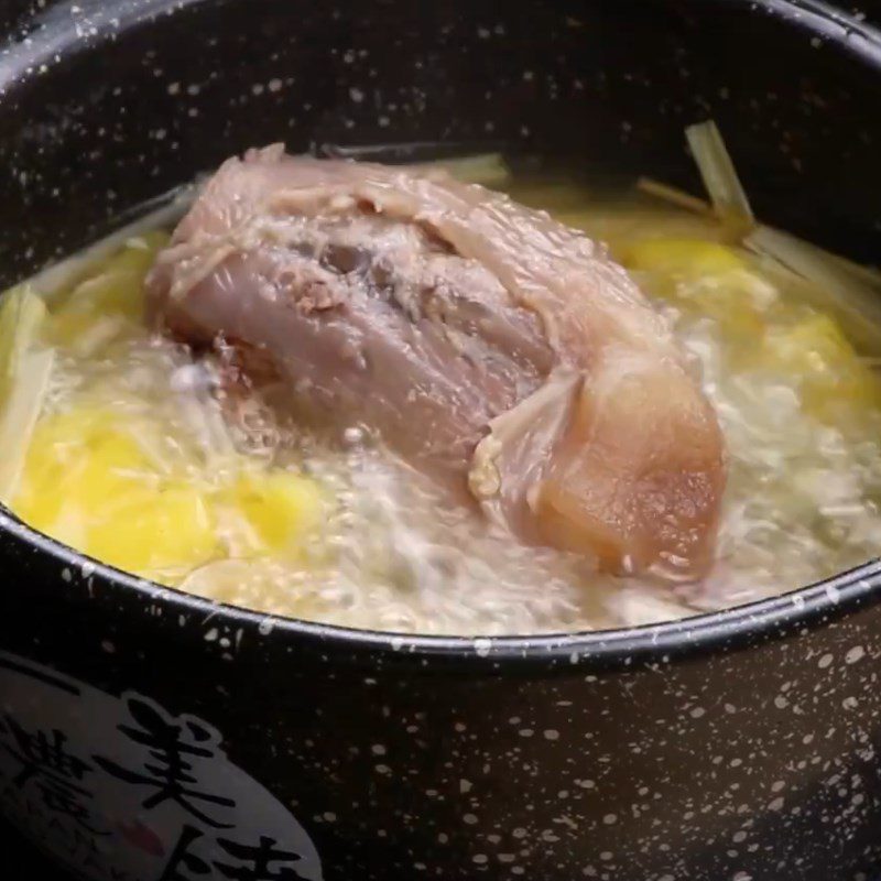 Step 5 Completion of braised beef shank in coconut water