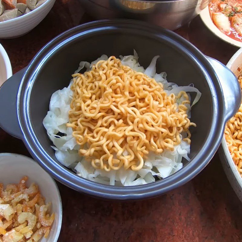 Step 7 Completion Noodles with soft-boiled eggs