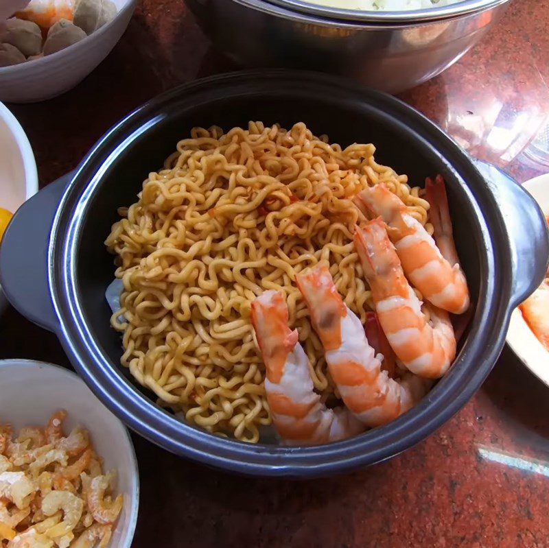 Step 7 Completion Noodles with soft-boiled eggs