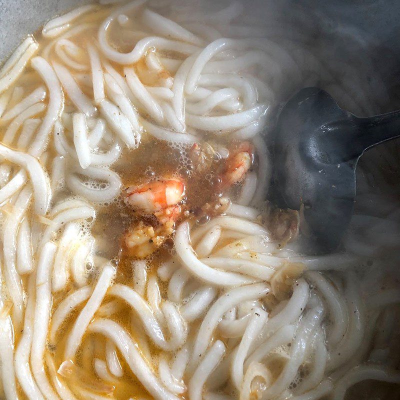 Step 7 Completion Hue tapioca noodle with shrimp and meat