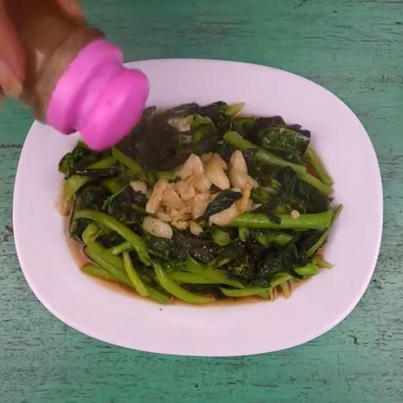 Step 4 Completion Stir-fried broccoli with oyster sauce