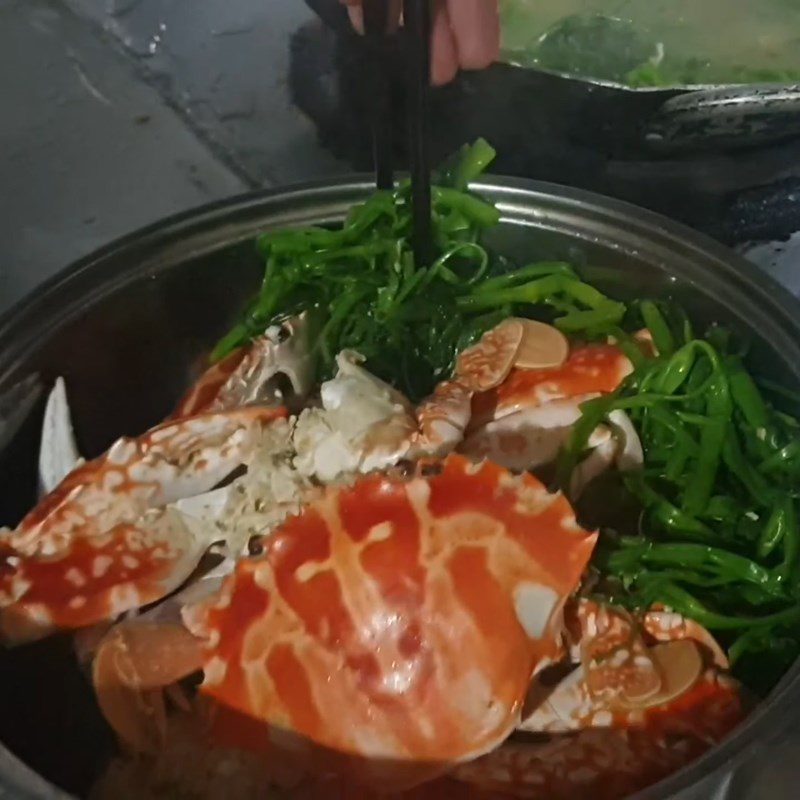 Step 5 Completion Crab and water spinach hot pot