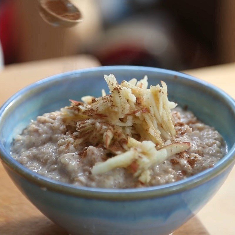 Step 4 Completion Oatmeal porridge with apples and honey