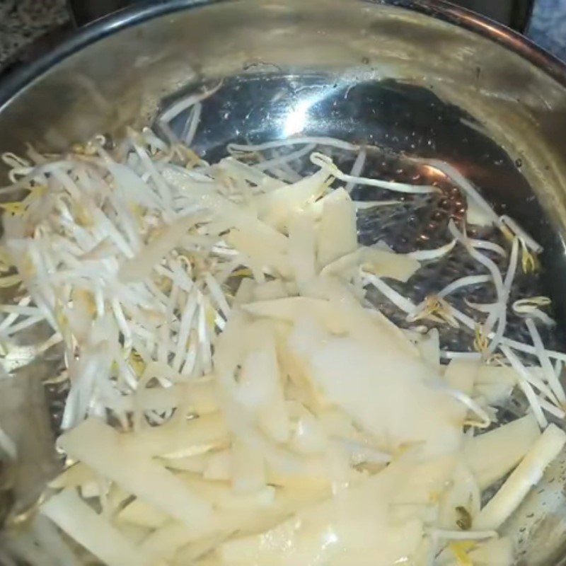 Step 4 Completion Beef bone soup with mushrooms (Korean beef bone soup)