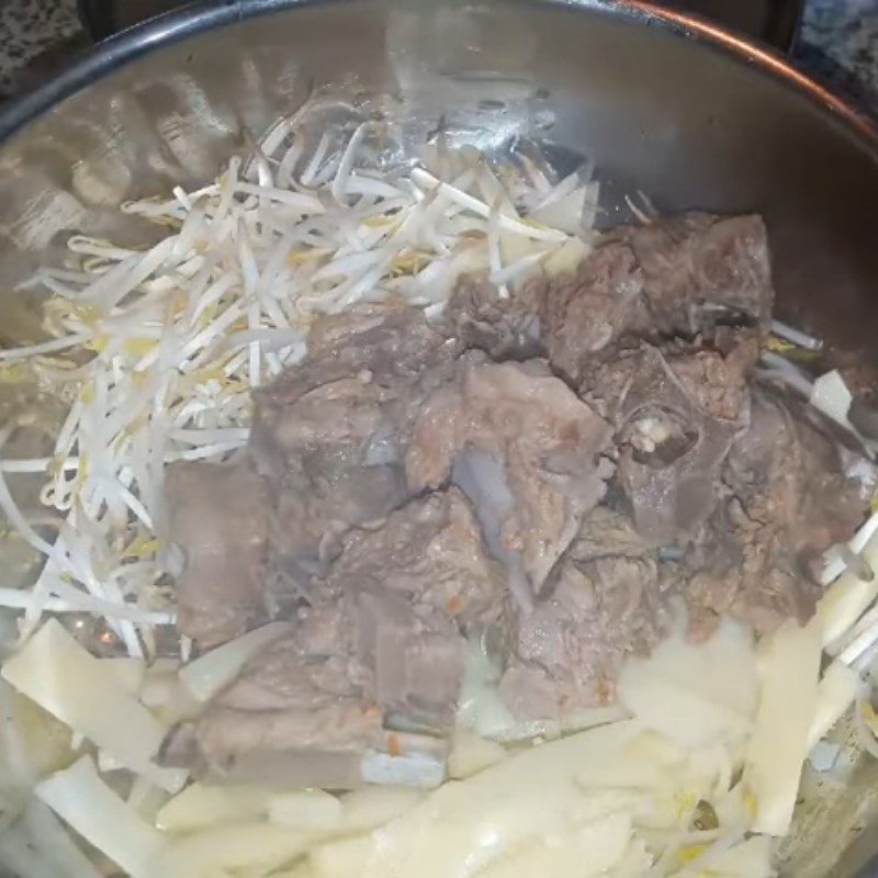 Step 4 Complete Beef Bone Soup with Mushrooms (Korean Beef Bone Soup)