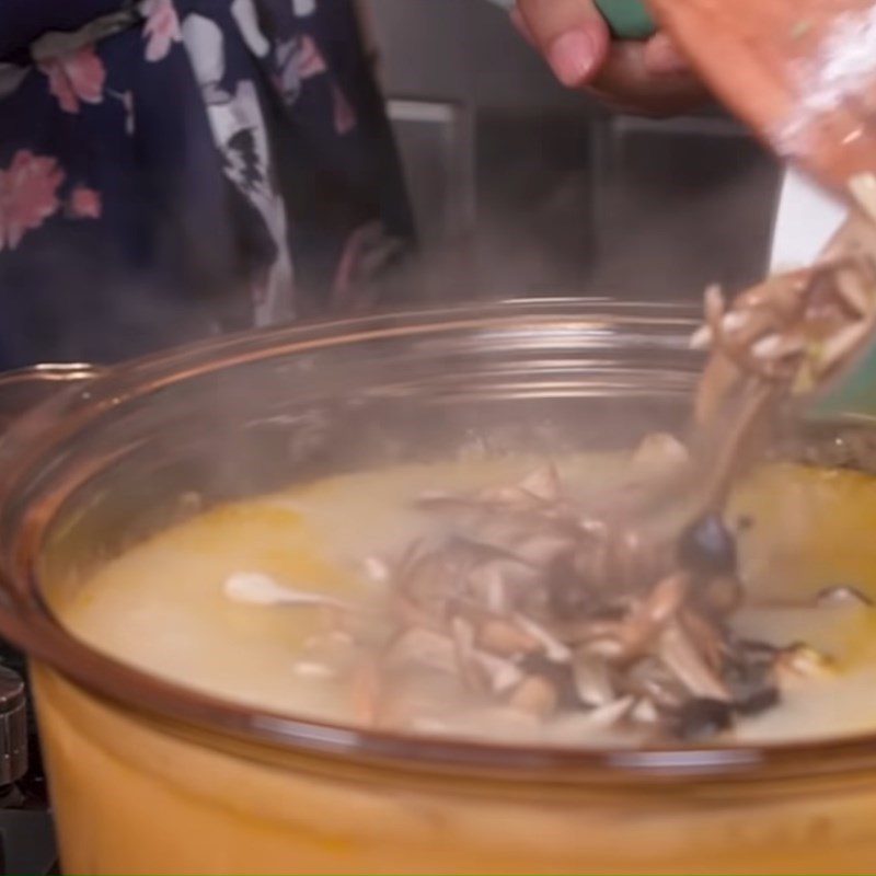 Step 5 Completion Chicken mushroom porridge with ginger