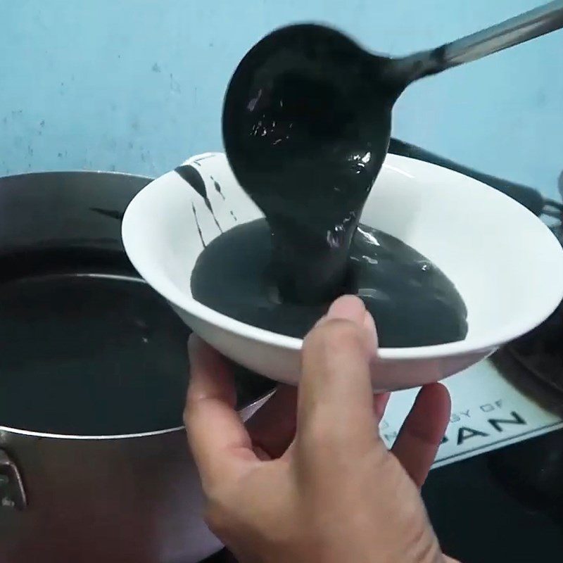 Step 5 Completion Black sesame sweet soup with coconut milk