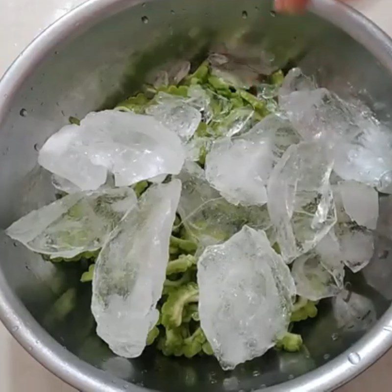 Step 2 Completion of Bitter Melon Salad with Pork Floss