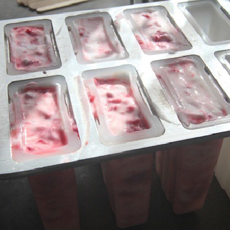 Step 3 Completion Yogurt raspberry ice cream