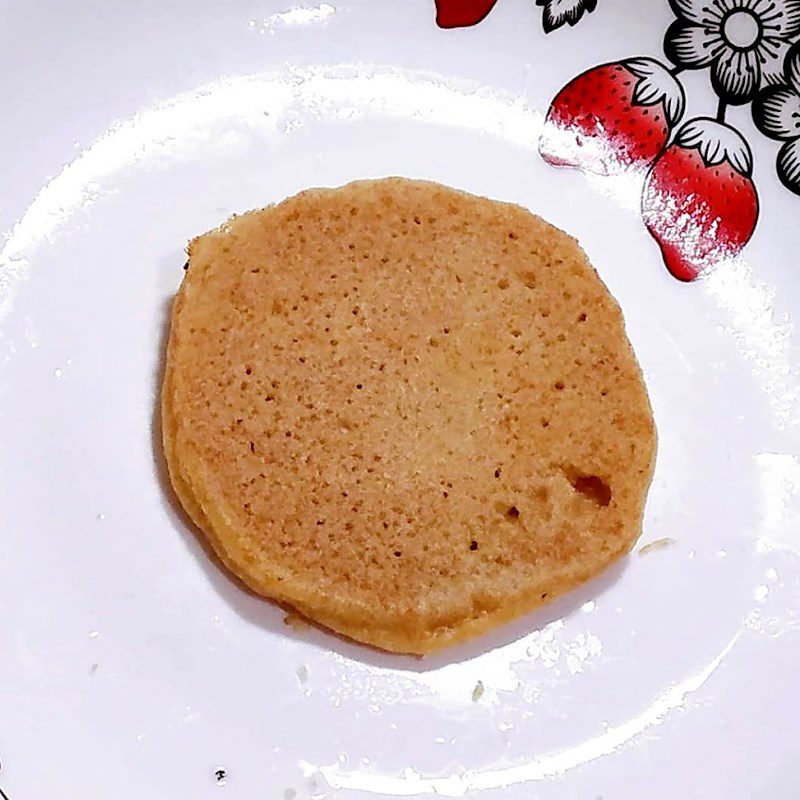 Step 3 Complete the strawberry yogurt pancakes using a non-stick pan