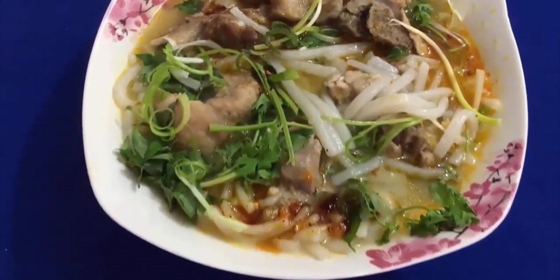 how to cook banh canh with pork bones simple fast at home 09903