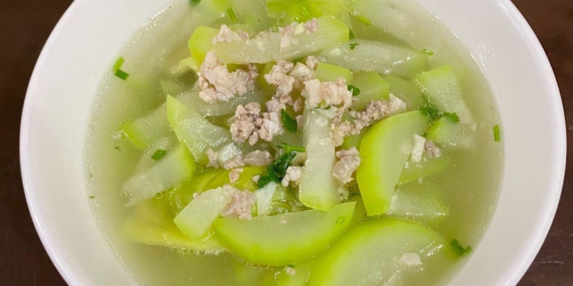 how to cook bitter melon soup with tender pork deliciously suitable for rice 17885