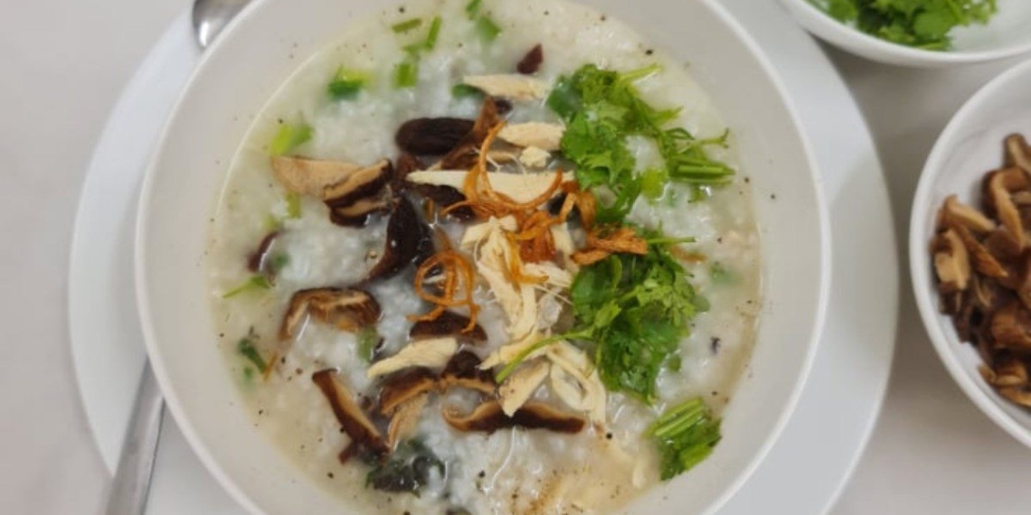 how to cook chicken porridge with fragrant mushrooms nutritious for the whole family 15933