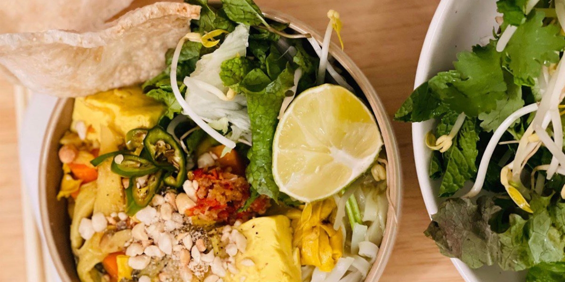 how to cook mi quang delicious simple recipe central flavor 02258