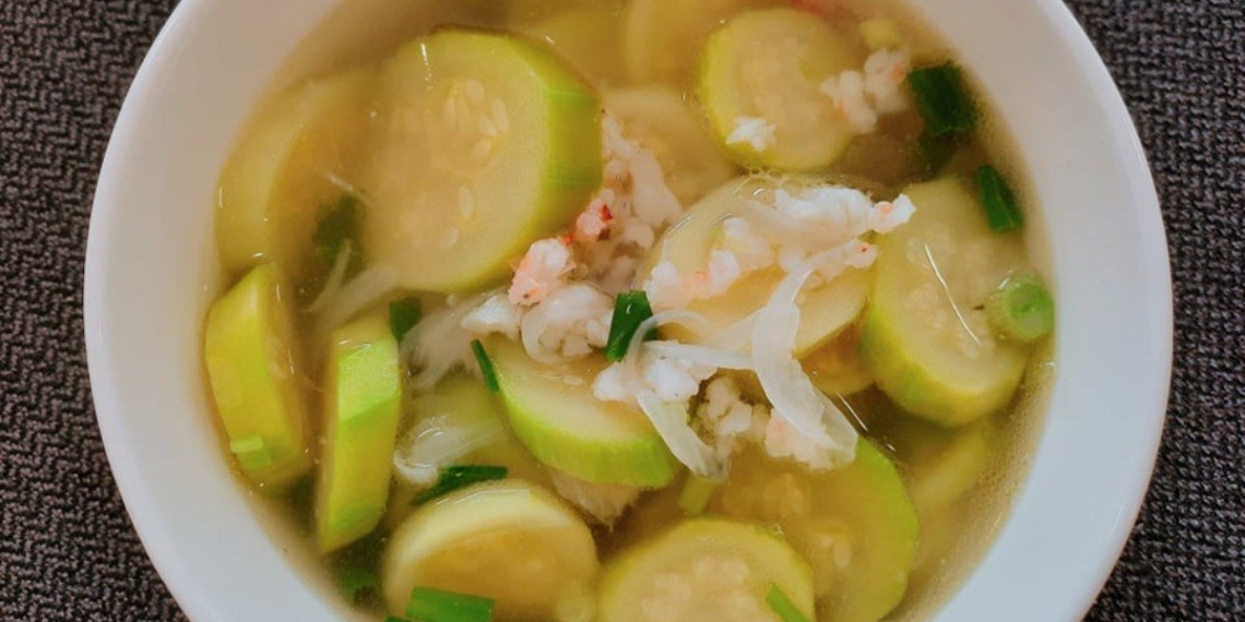 how to cook soup with pumpkin and shrimp to make it sweet and refreshing for family 13512