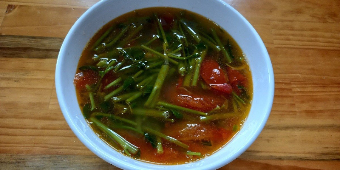 how to cook sour soup with shrimp and water spinach refreshing and cooling 12690