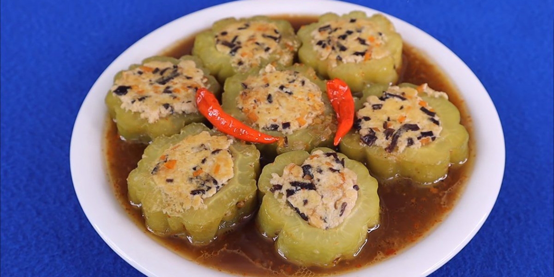 how to make bitter melon stuffed with dry tofu delicious fried 00096